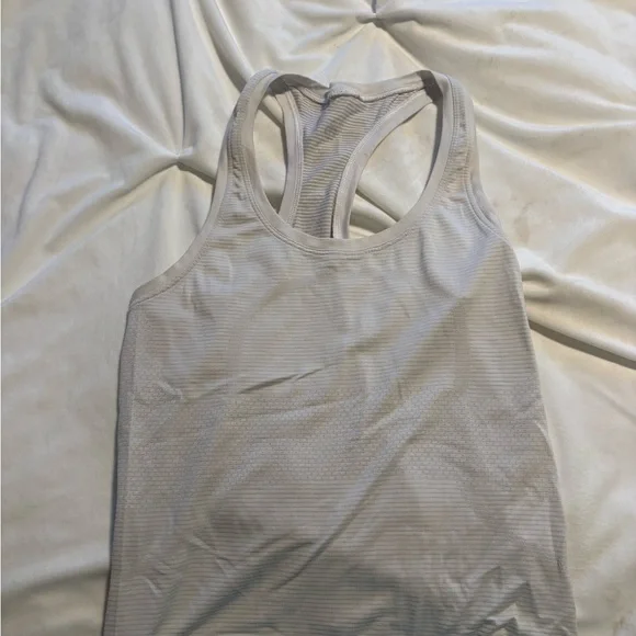 Lululemon Swiftly Tech Racerback - Picture 2 of 3